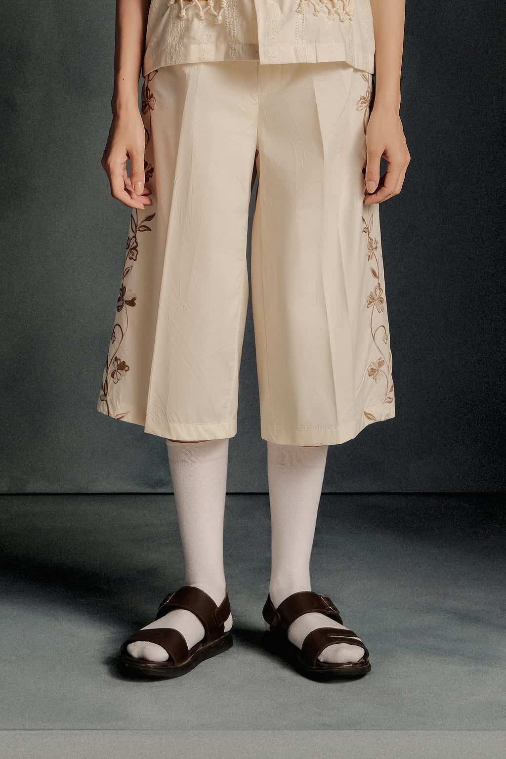 Grapevine Aari Cropped Pants