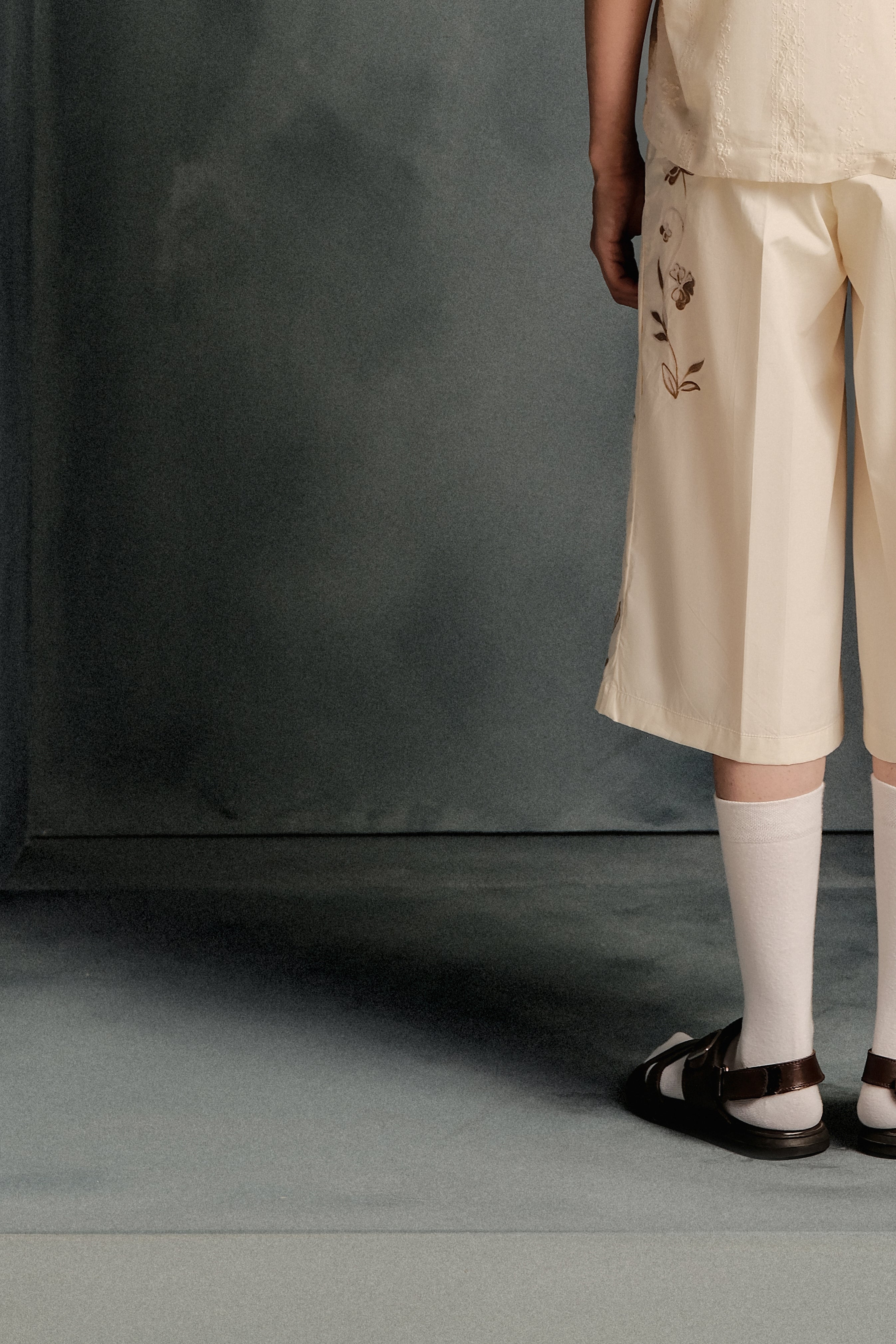 Grapevine Aari Cropped Pants