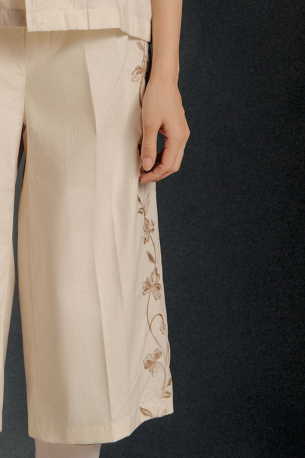 Grapevine Aari Cropped Pants