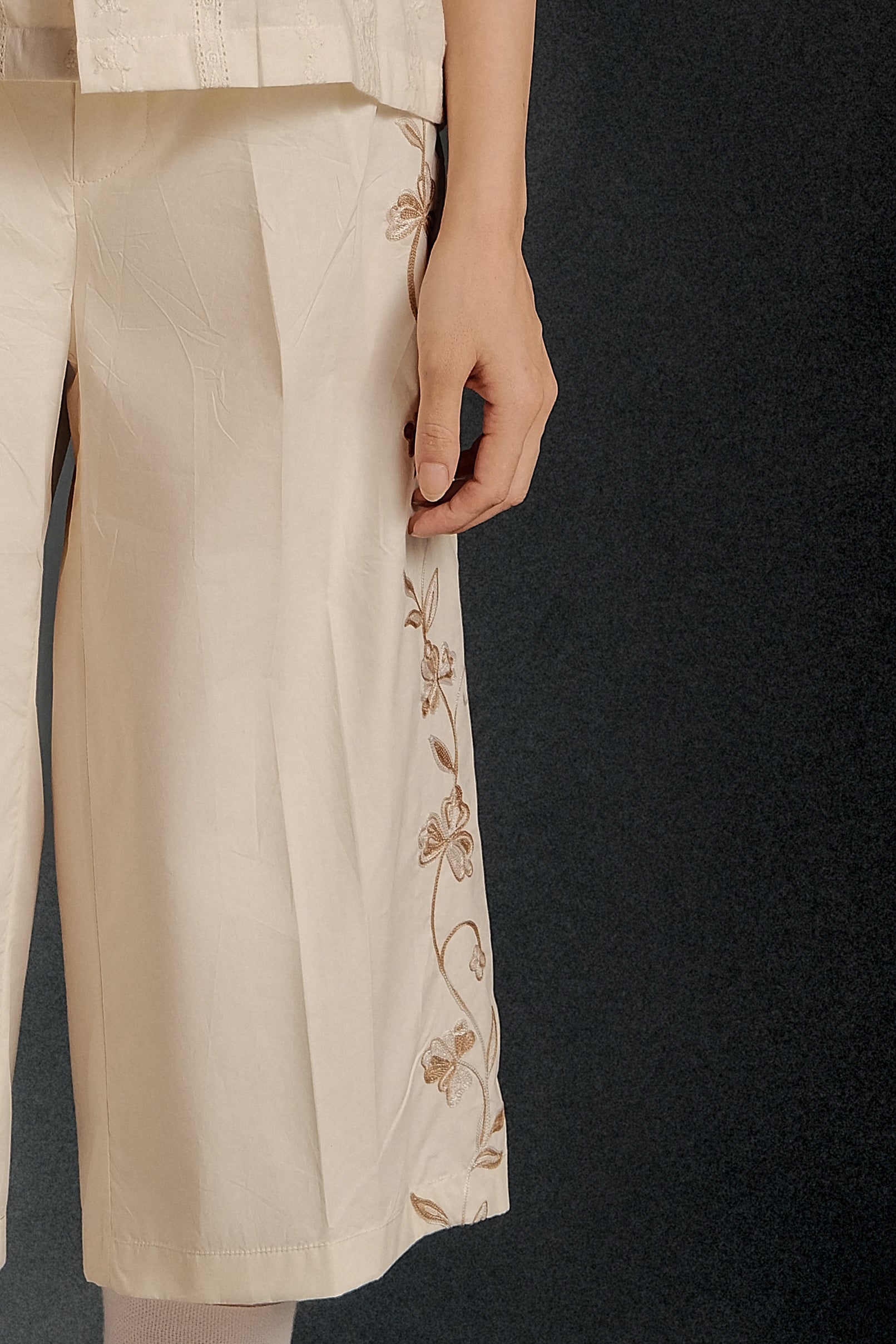 Grapevine Aari Cropped Pants